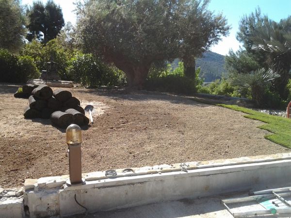 arrosage automatique intégrés pour un gazon dan un jardin de Bandol